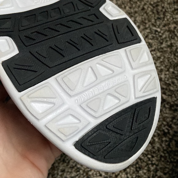 APL Techloom Wave Metallic Sneakers, like new - Picture 7 of 10